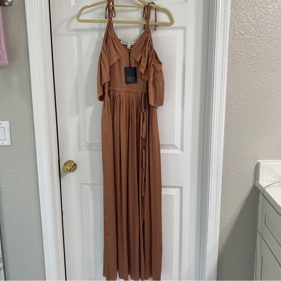 NWT BANANA REPUBLIC x OLIVIA PALERMO OFF SHOULDER PLEATED MAXI DRESS SIZE 0 - Picture 3 of 5